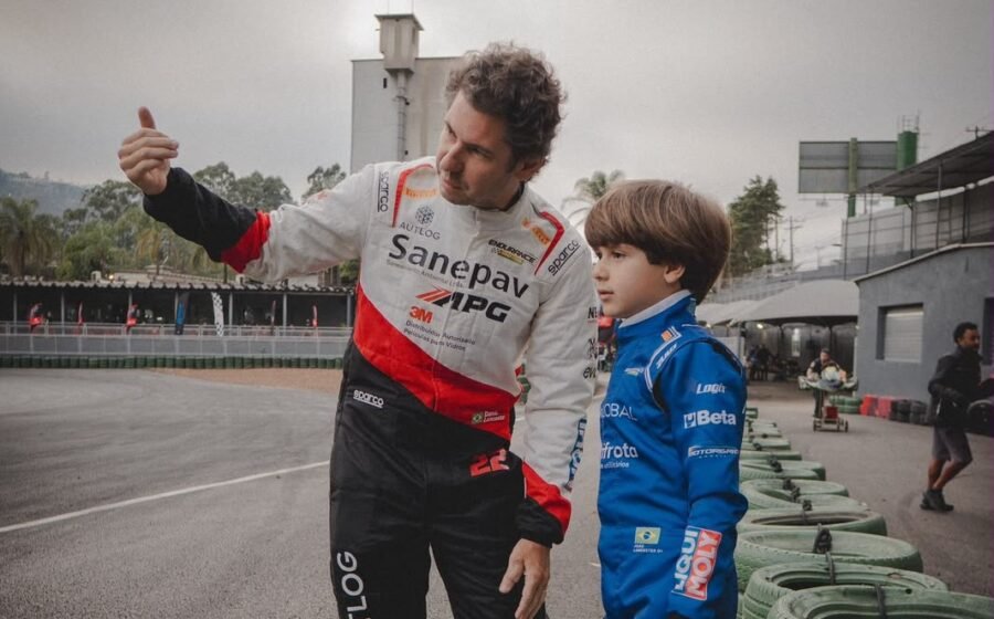 Daniel Lancaster acompanha estreia do filho aos 7 no kart em São Paulo
